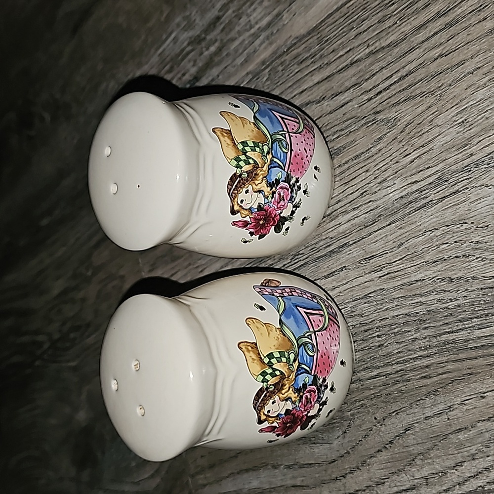 Vintage ceramic salt & pepper shakers angel print prairie B1